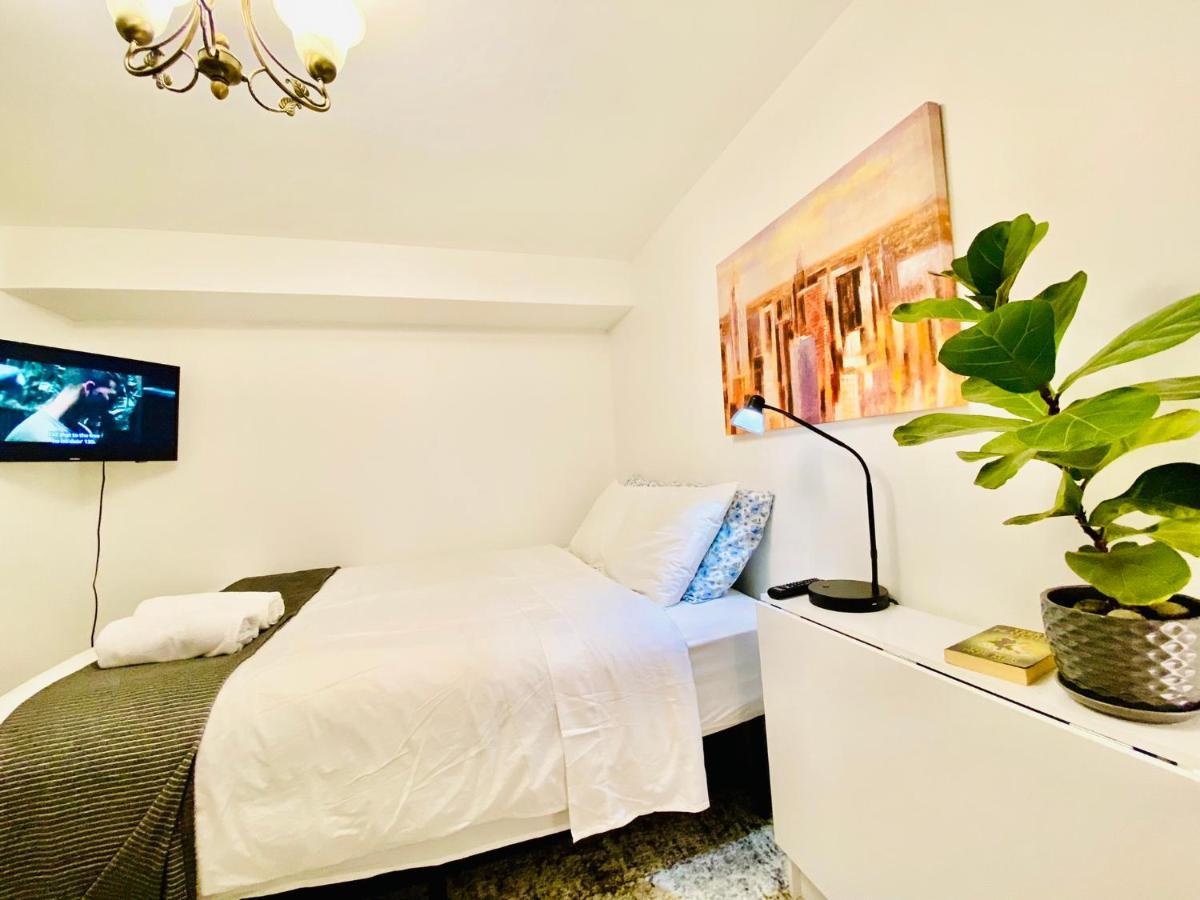 Toronto Bed & Breakfast - Free Parking Eksteriør bilde