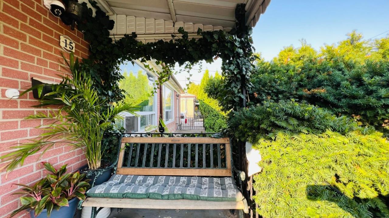 Toronto Bed & Breakfast - Free Parking Eksteriør bilde